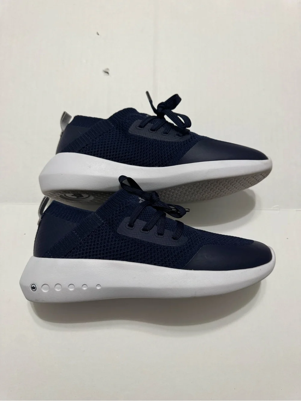 Peter Millar Women’s LA21EF01 Hyperlight Glide Sneakers Navy Size 7.5